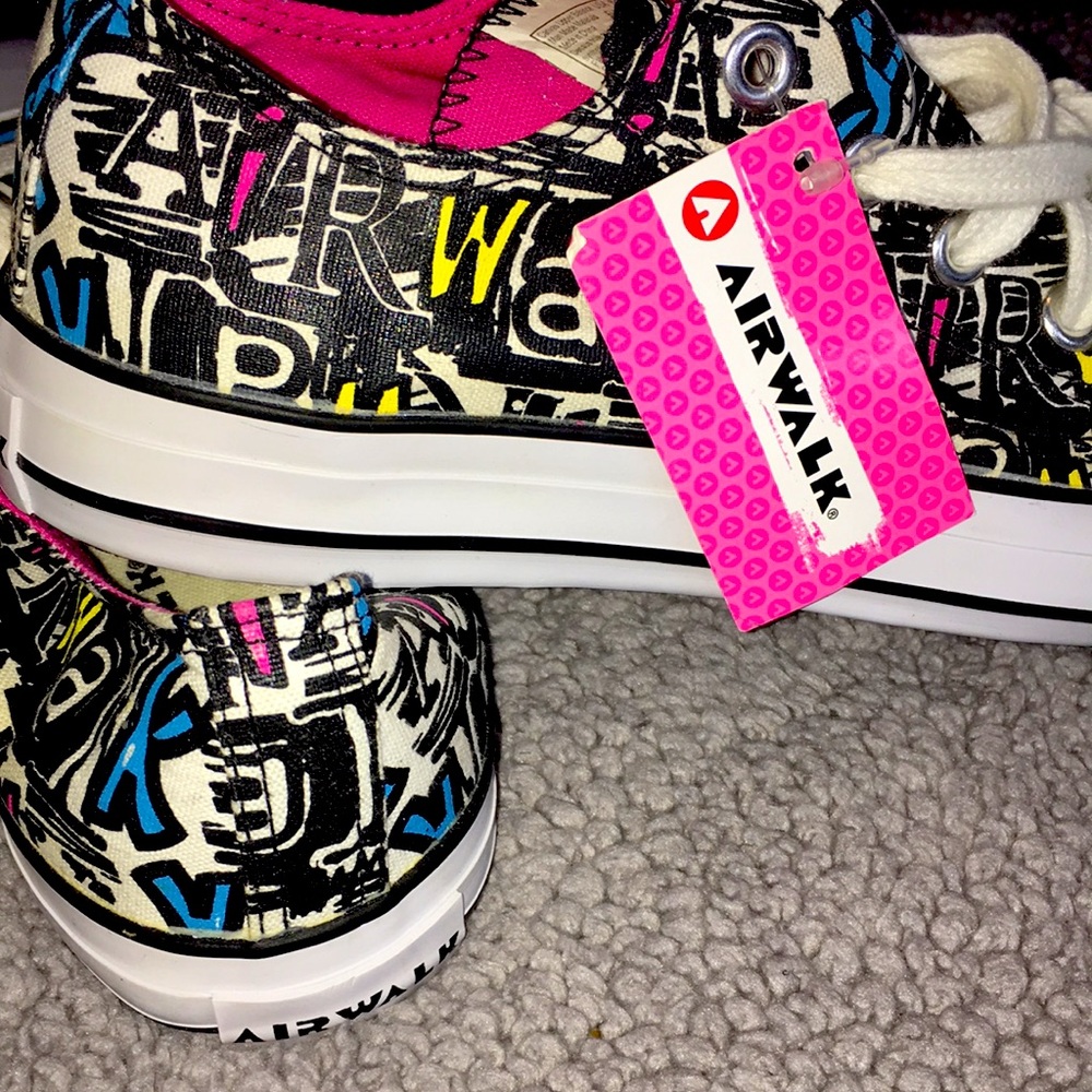 AIRWALK Women’s Size 8.5 💖💙💛🖤